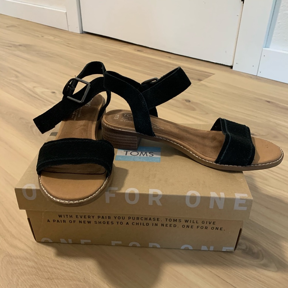 Toms Camilla Black Suede Sandal